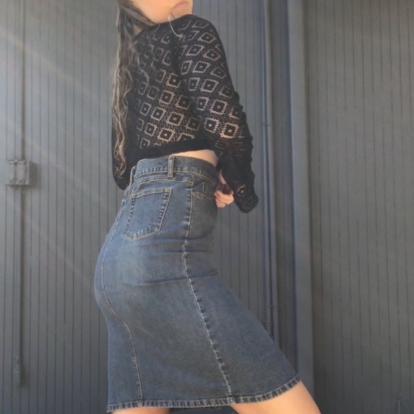 Vintage Lacey knitted flare sleeved crop top - Picture 5 of 5